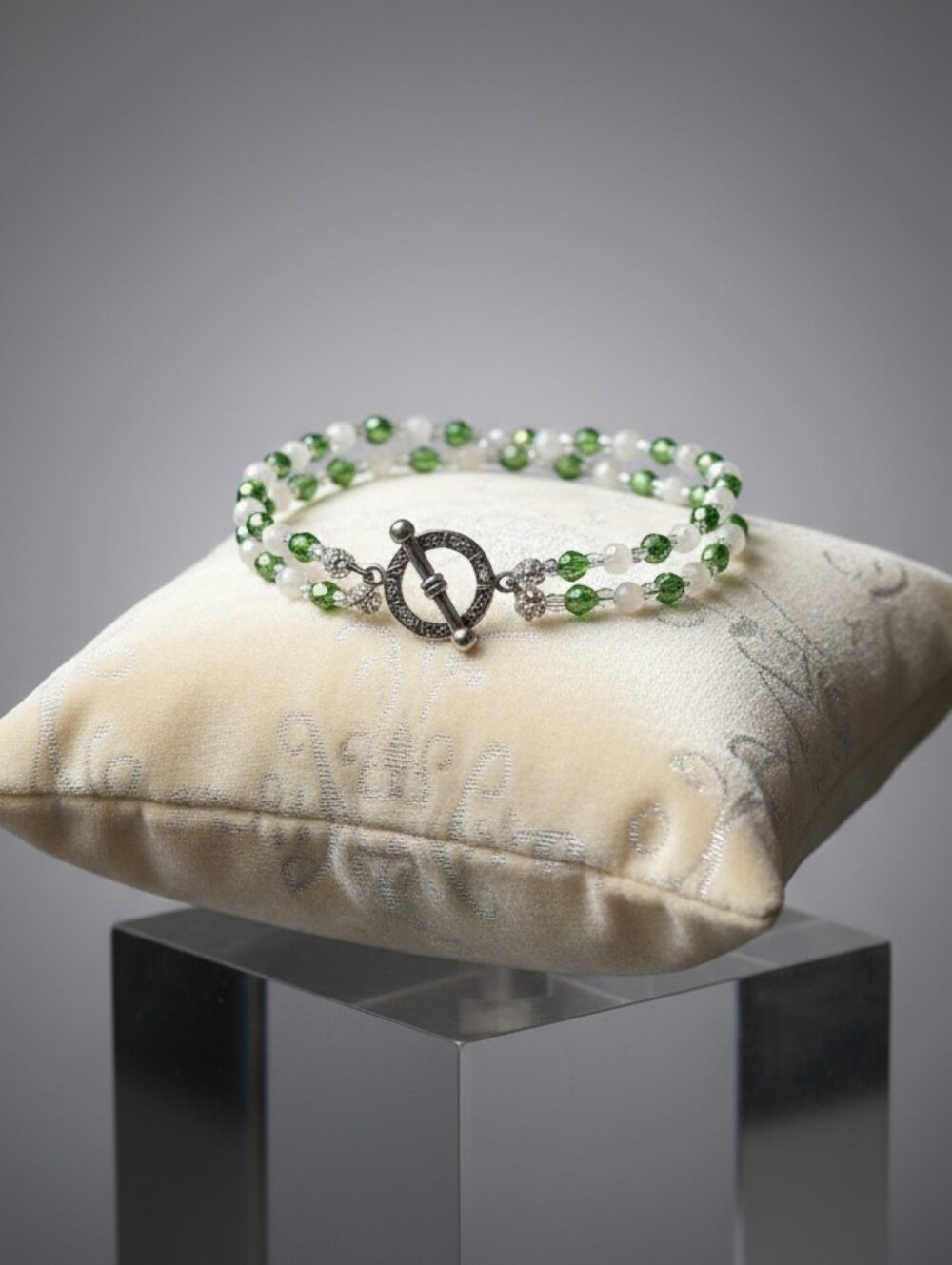 NWT Elegant Green and Silver Childs Bracelet